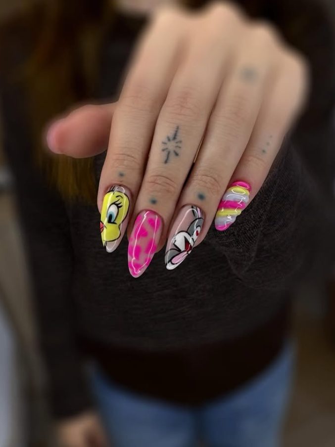 NAIL ART